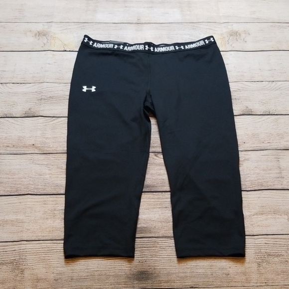 Under Armour Black Athletic Capris - Picture 1 of 3